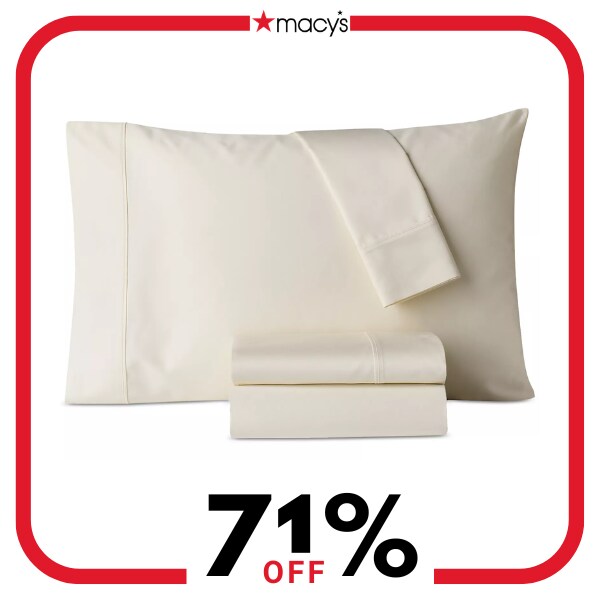 A whtie colored sheet set